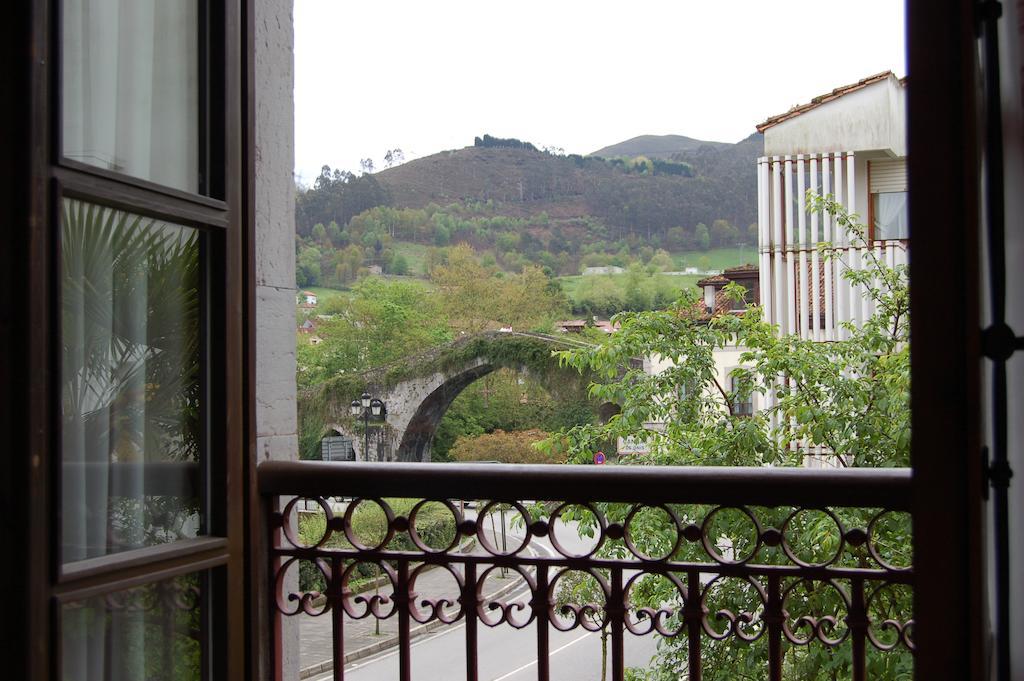 Puente Romano Onís المظهر الخارجي الصورة